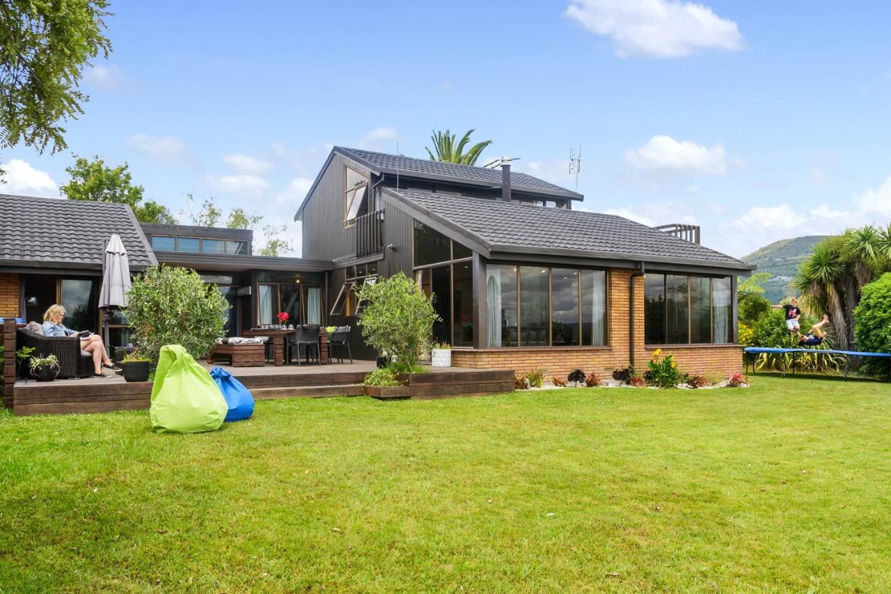 The Bird House - Kawaha Point, Rotorua. Stylish Six Bedroom Home With Space, Views And Relaxed Atmosphere Exteriör bild