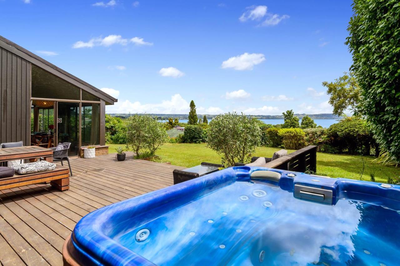 The Bird House - Kawaha Point, Rotorua. Stylish Six Bedroom Home With Space, Views And Relaxed Atmosphere Exteriör bild